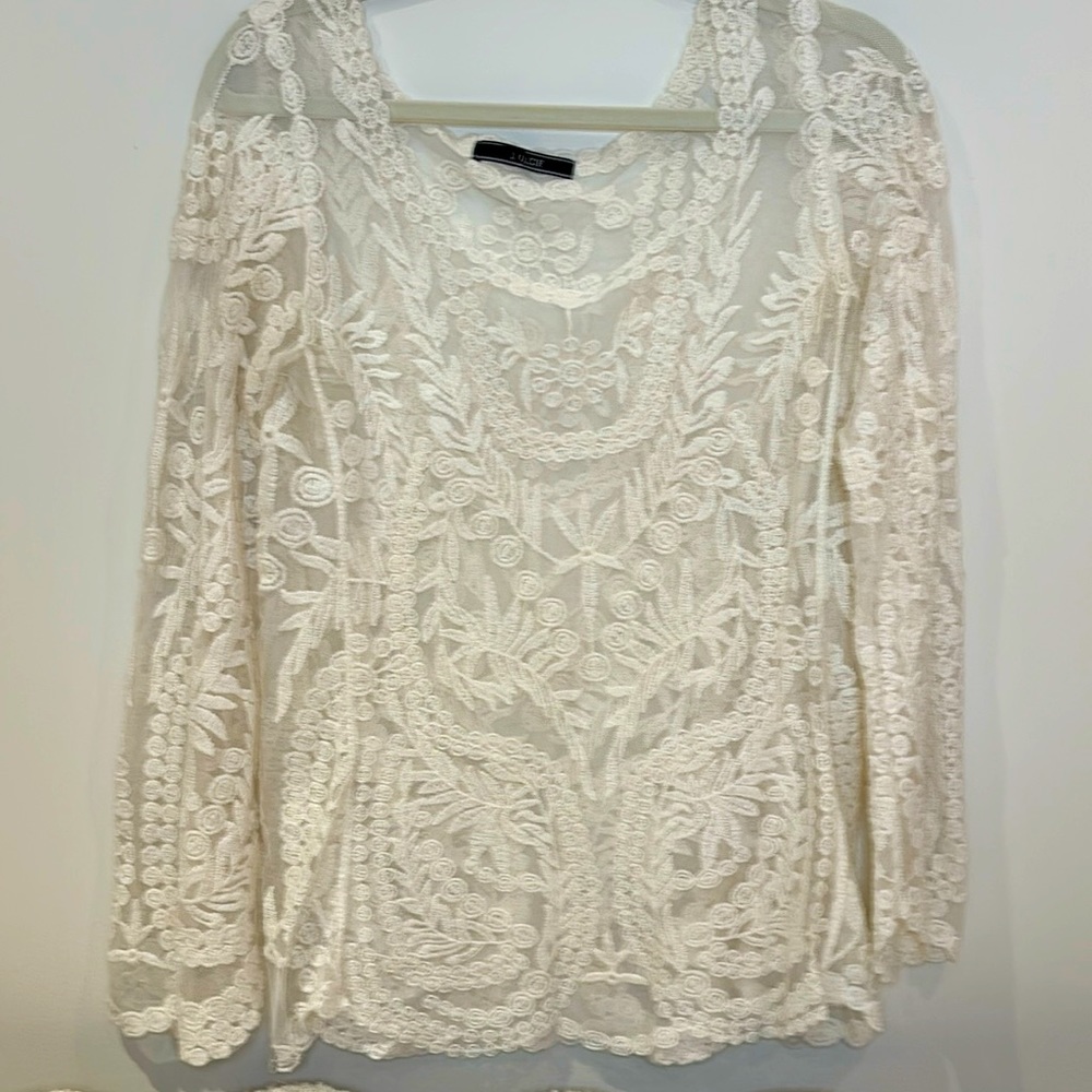 (M) #148 LULCIE cream lace scoop neck top